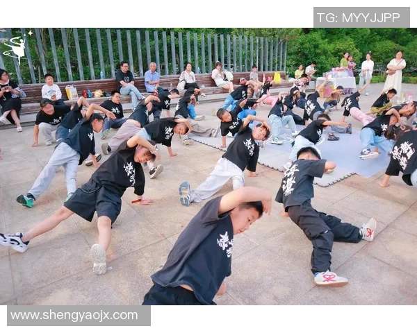 深圳街舞队的转型之路与街舞文化的融合与发展探讨